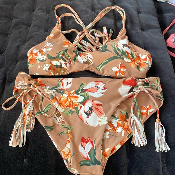 CUPSHE bikini set - Picture 1 of 5